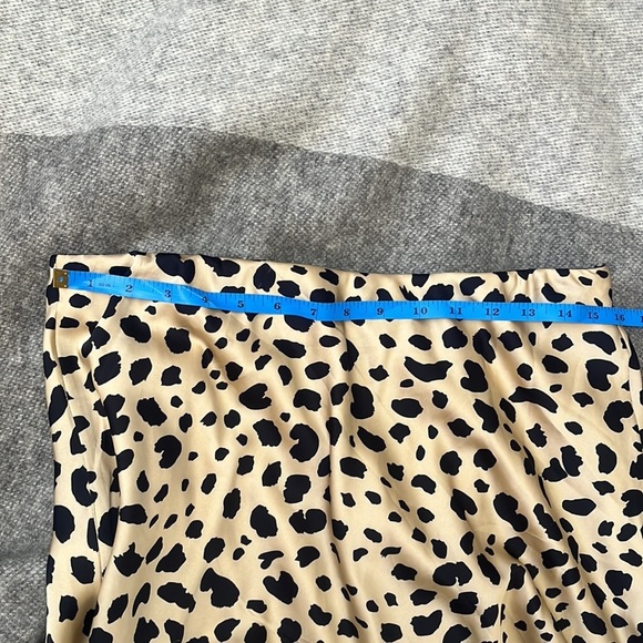 WD.NY animal print satin midi skirt. Sz Medium - Picture 4 of 7